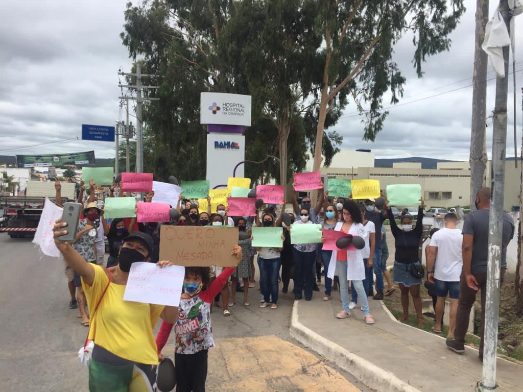Trabalhadoras/es do Hospital da Chapada realizam manifestação