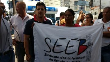 SEEB participa de manifestação contra os atrasos salariais da Maternidade José Maria Magalhães